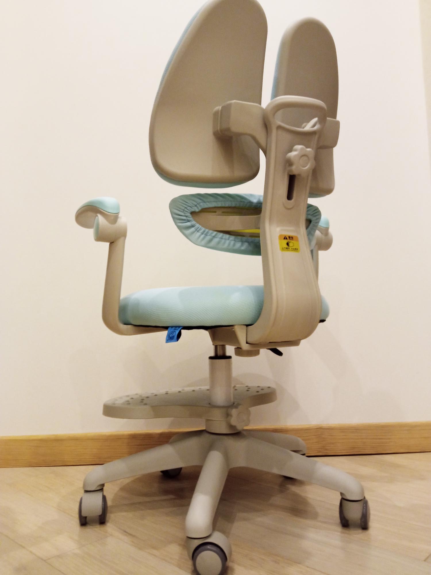 Детское кресло