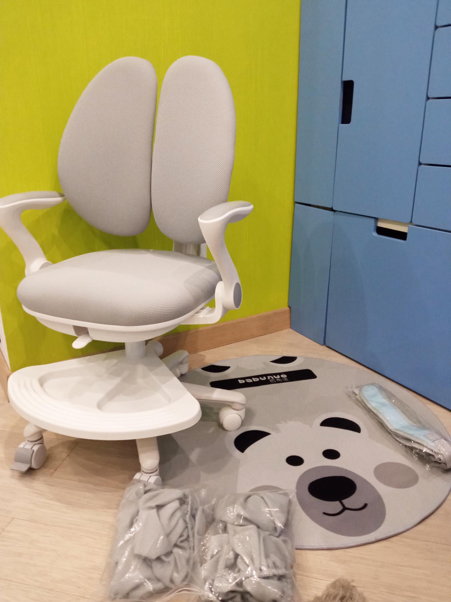 Детское кресло