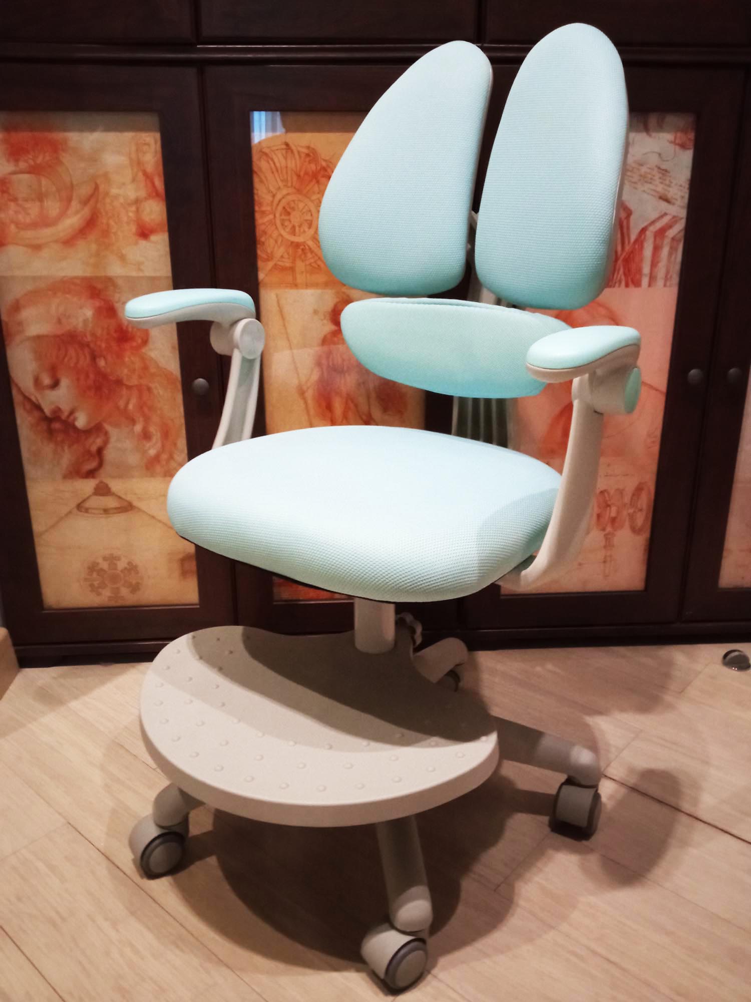 Детское кресло